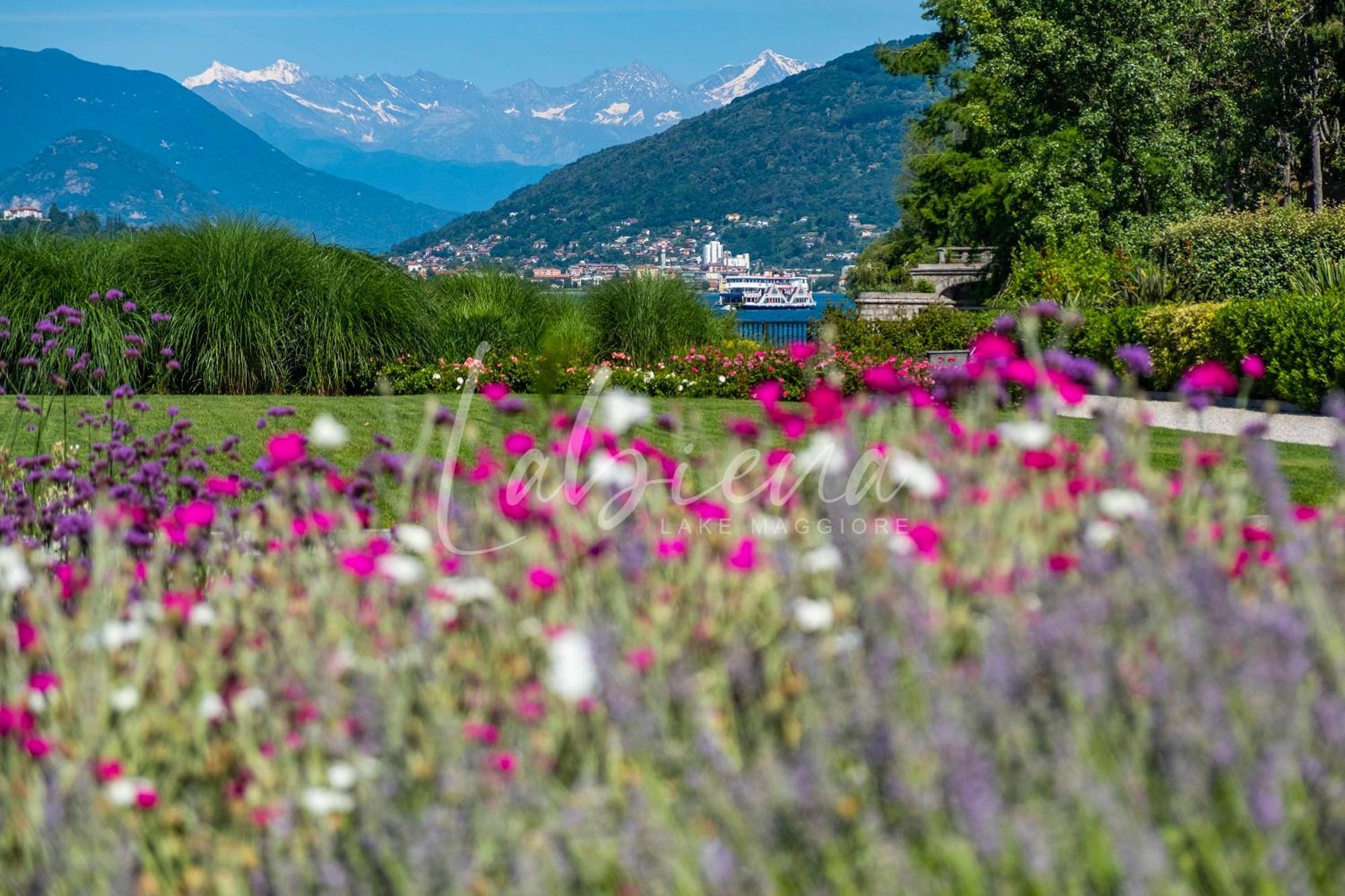 Labiena Lake Maggiore Laveno Bagian luar foto